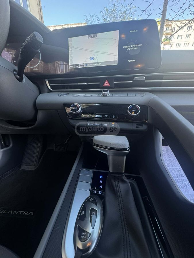 Hyundai Elantra - фото 14