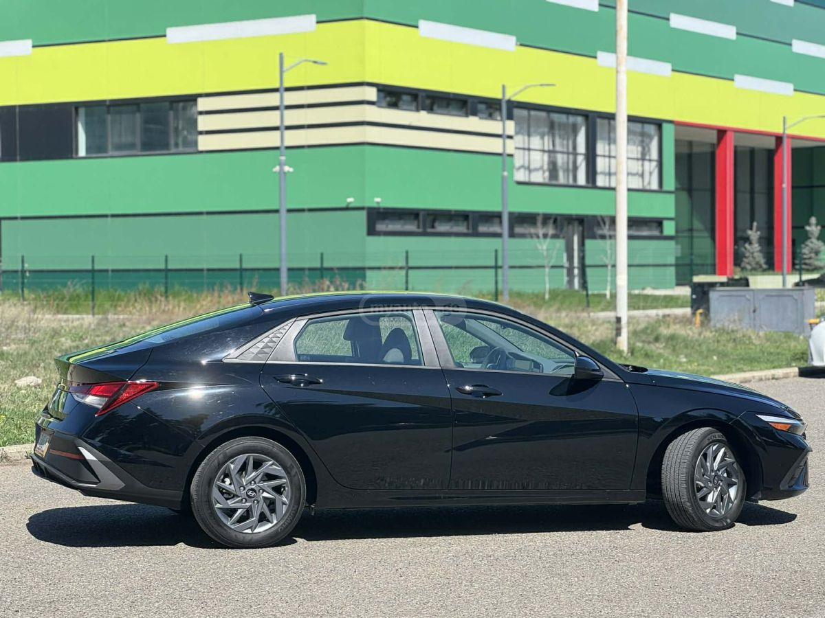 Hyundai Elantra - фото 8