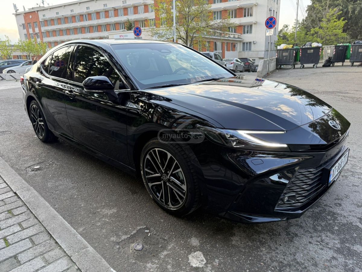 Toyota Camry - фото 2