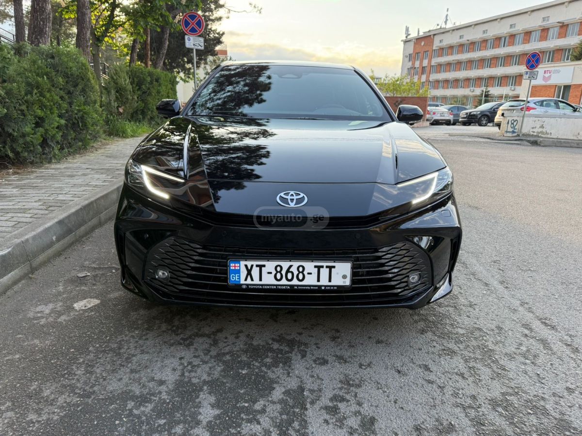 Toyota Camry - фото 3