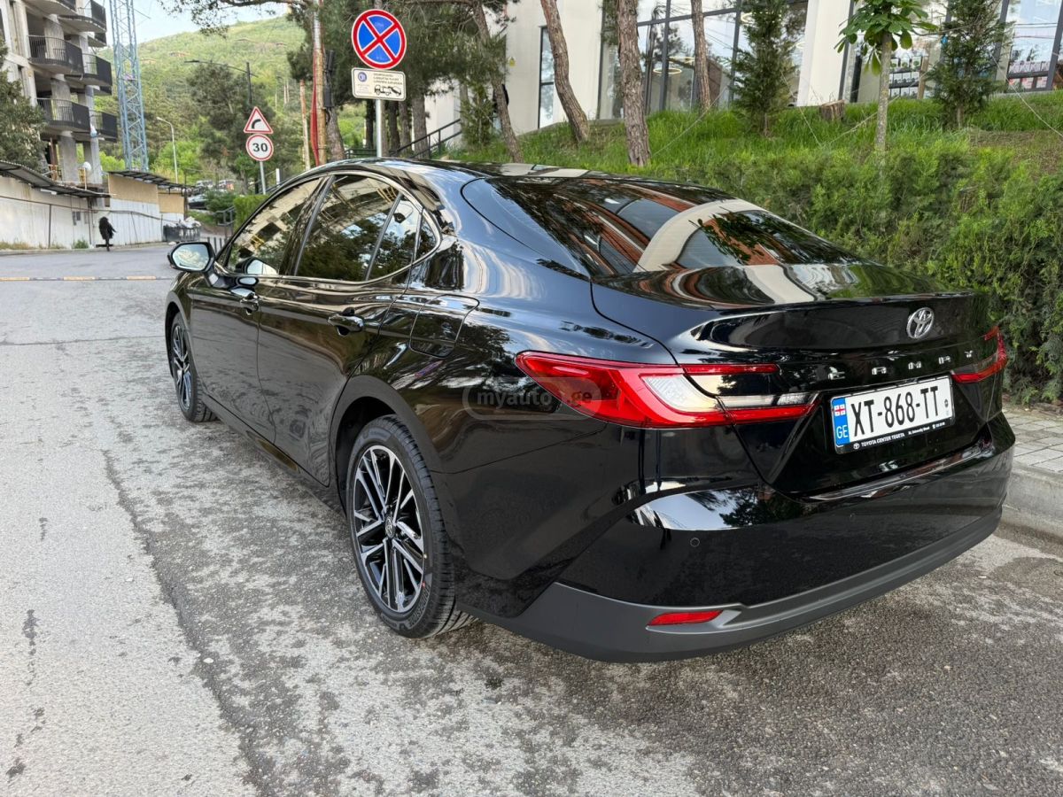 Toyota Camry - фото 5