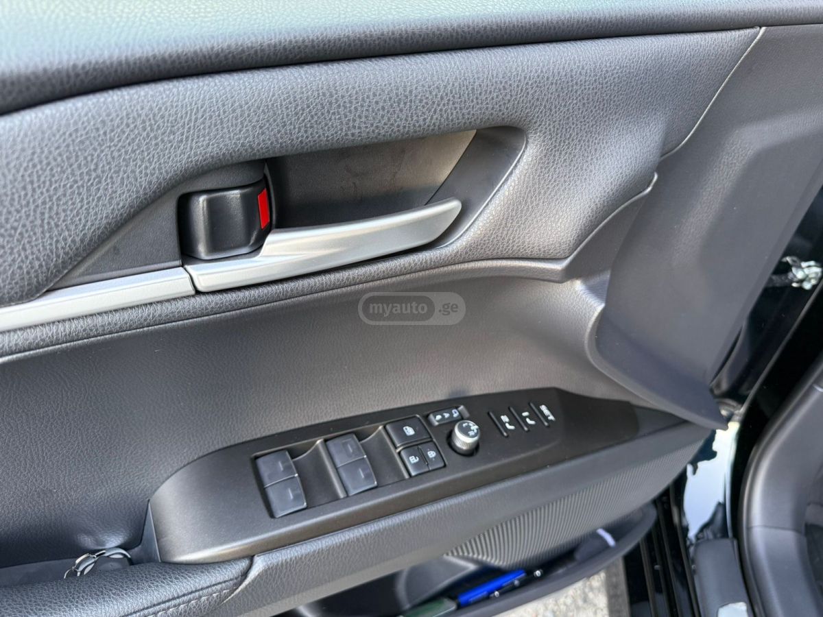 Toyota Camry - фото 9