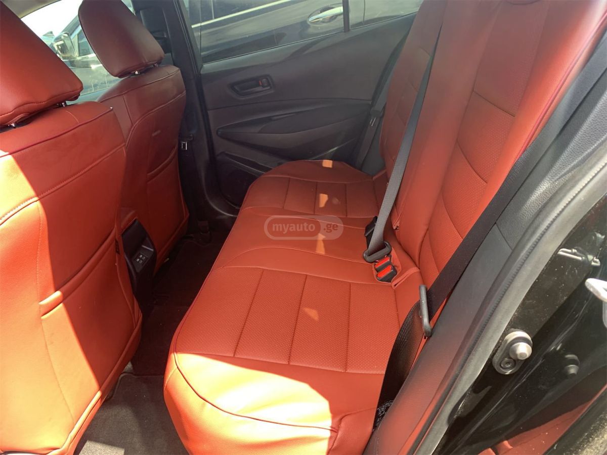 Toyota LE HYBRID FWD — миниатюра 8