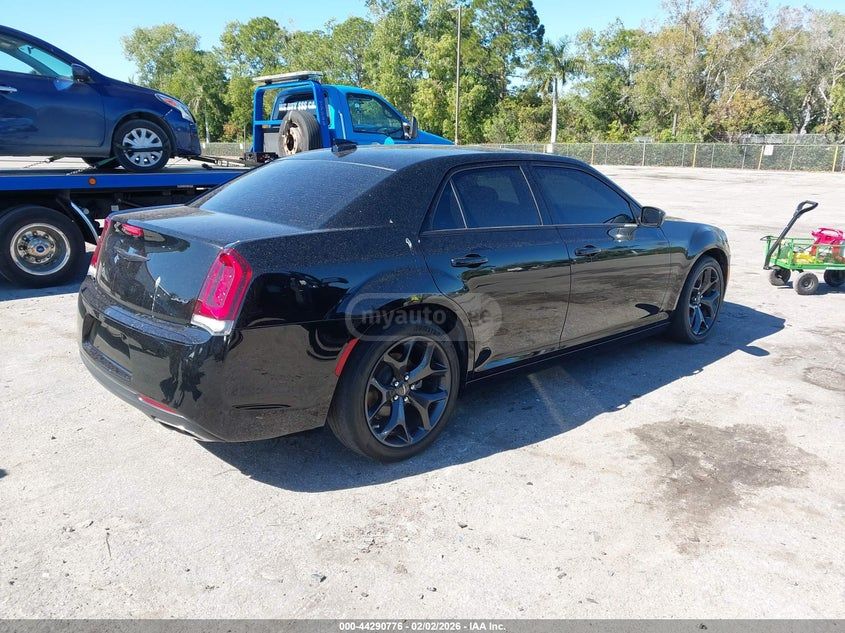 Chrysler 300 2023 — миниатюра 4