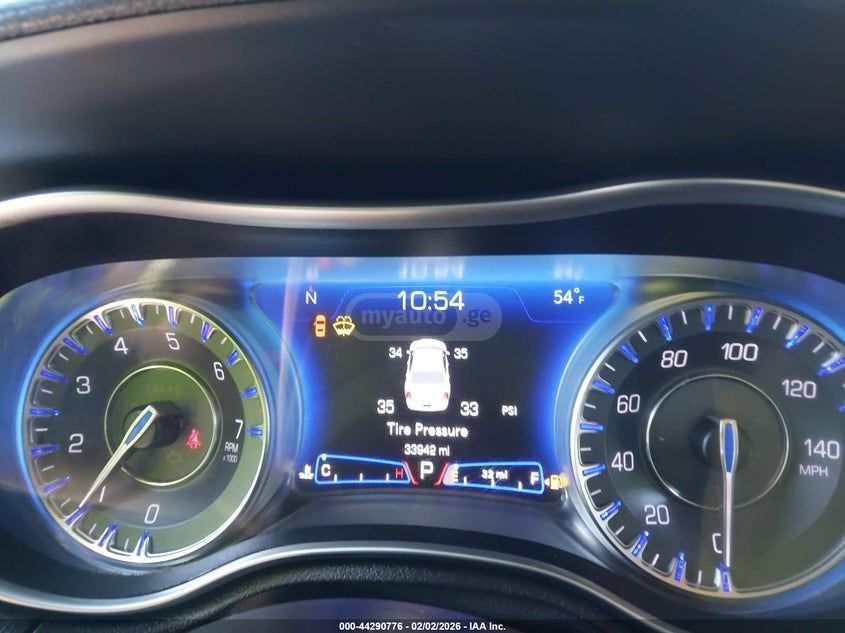 Chrysler 300 2023 — миниатюра 7