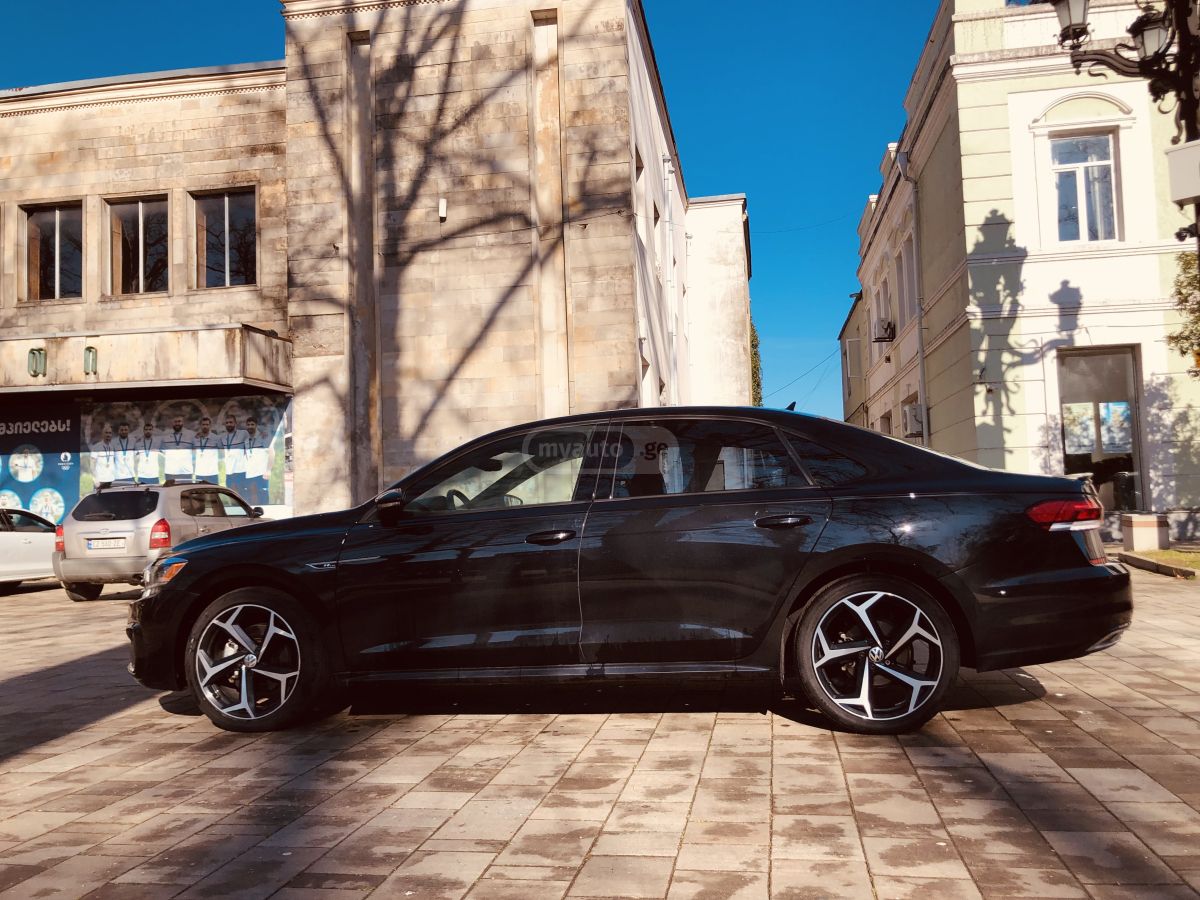 Volkswagen Passat - фото 2