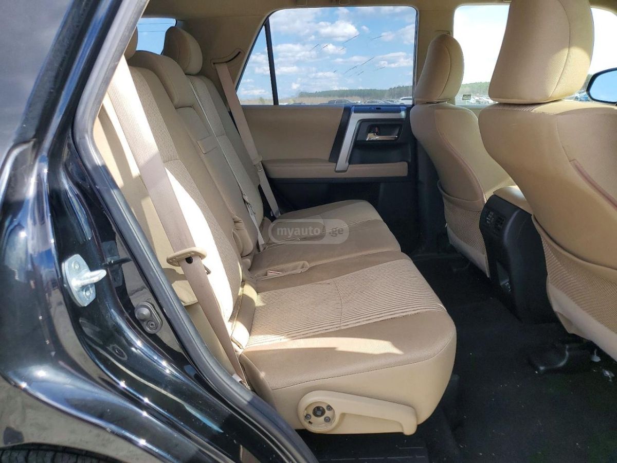 Toyota 4 Runner - фото 11