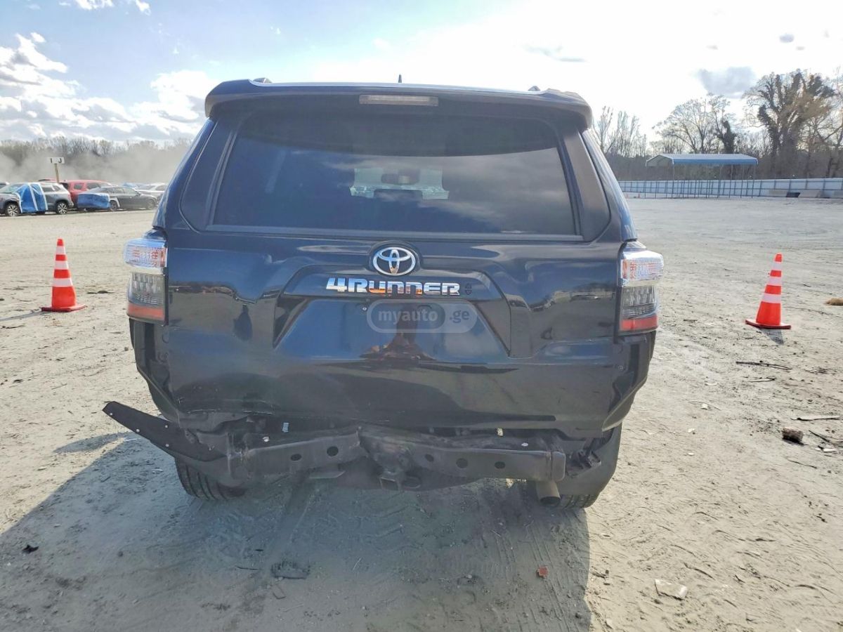 Toyota 4 Runner - фото 6