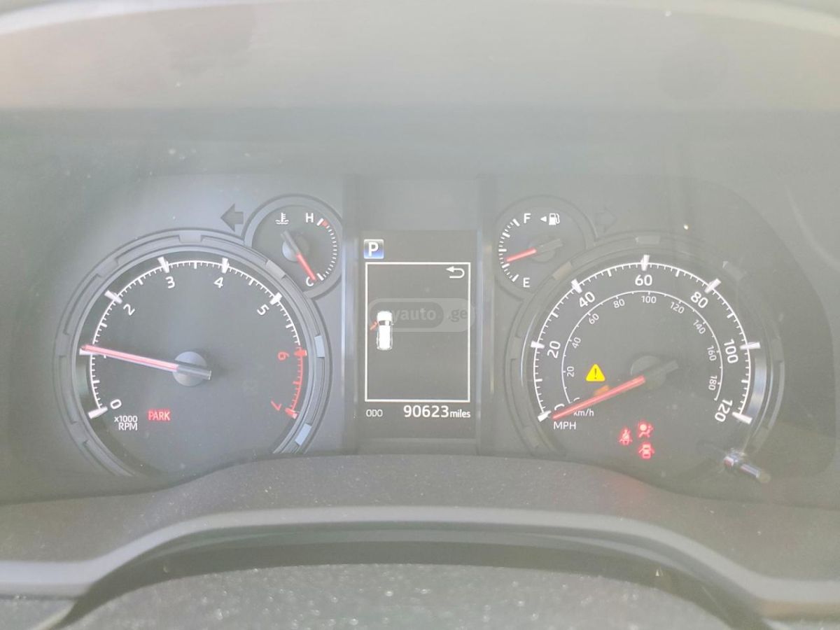 Toyota 4 Runner - фото 9