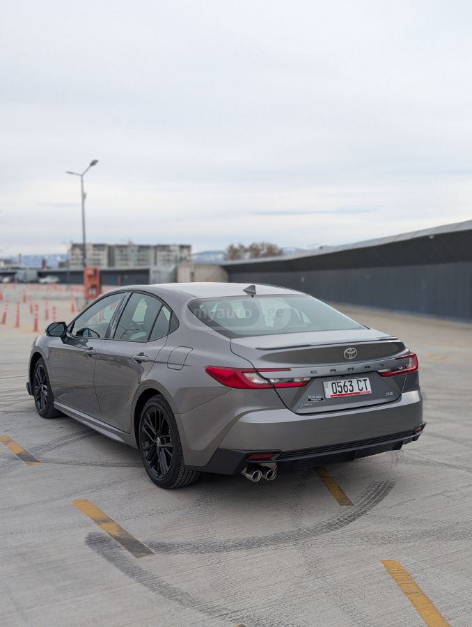 Toyota Camry - фото 3