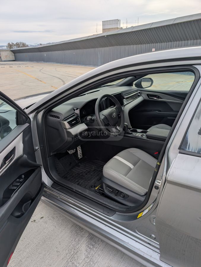 Toyota Camry - фото 4