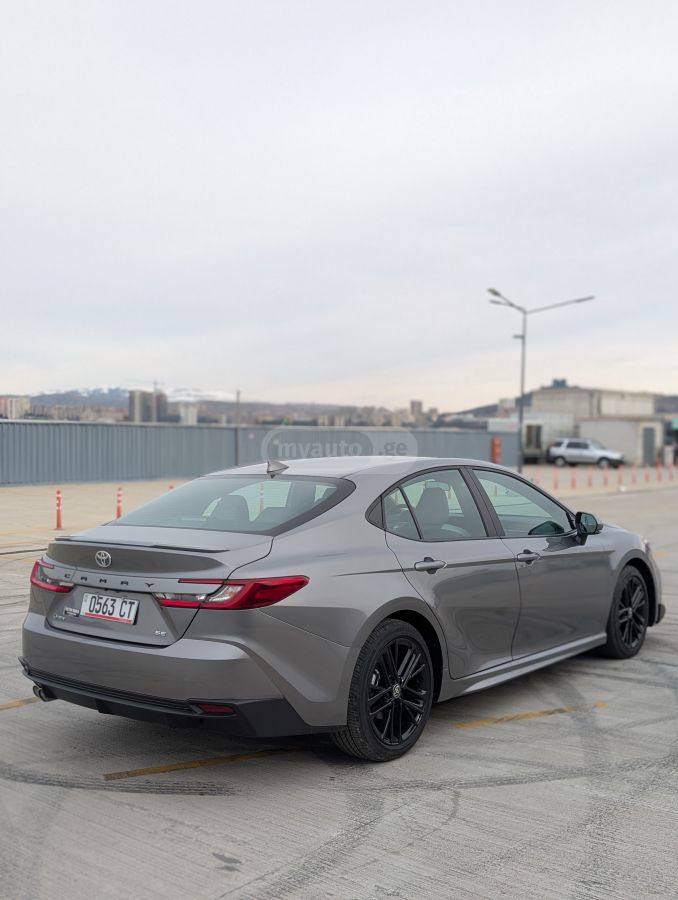Toyota Camry - фото 6