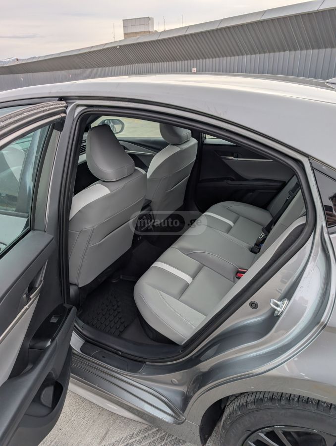 Toyota Camry - фото 7