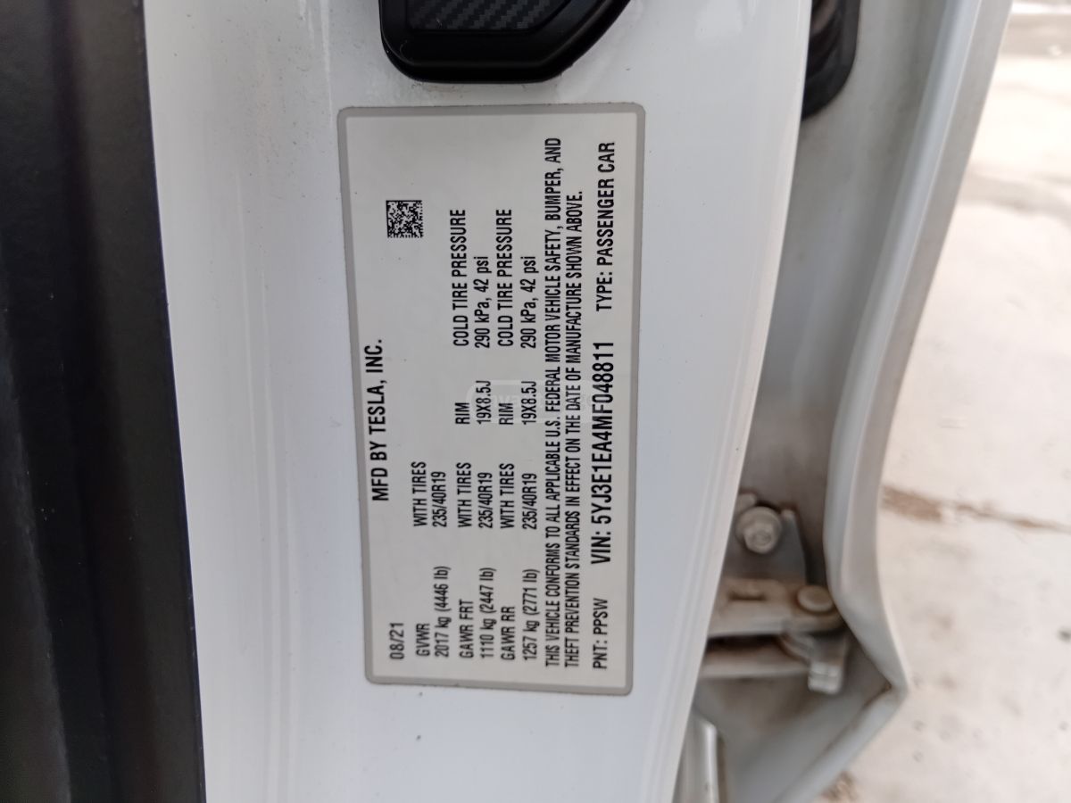 Tesla Model 3 - фото 12