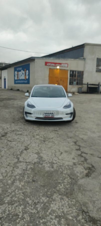 Tesla Model 3 - фото 4
