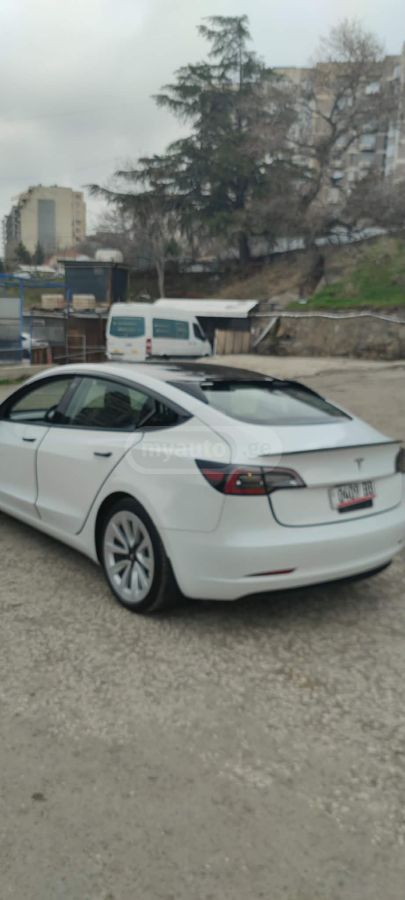 Tesla Model 3 - фото 7