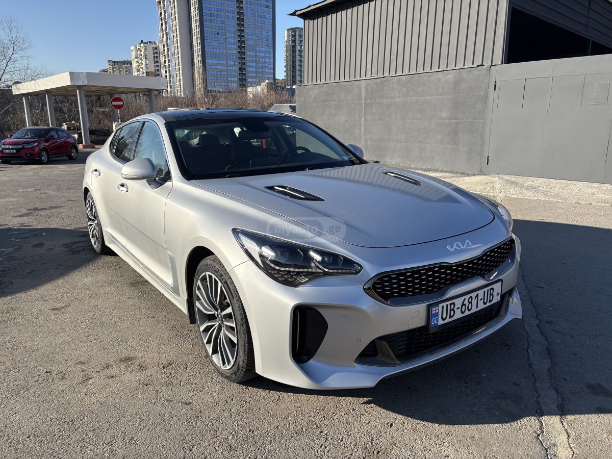 Kia Stinger - фото 1