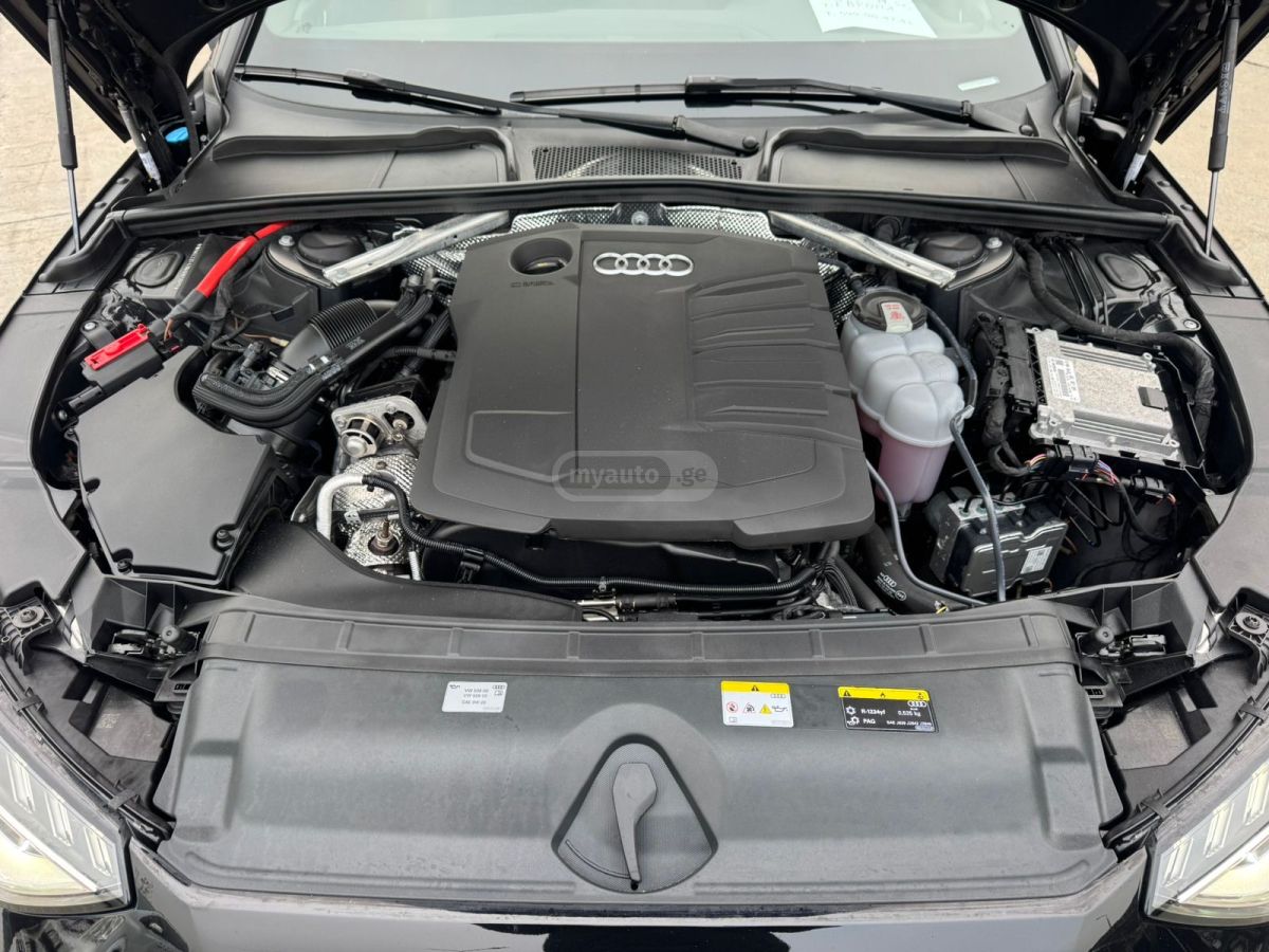 Audi A4 - фото 12