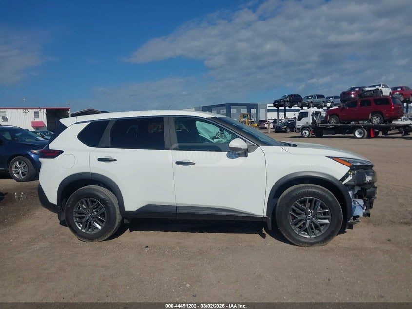 Nissan Rogue 2023 — миниатюра 13