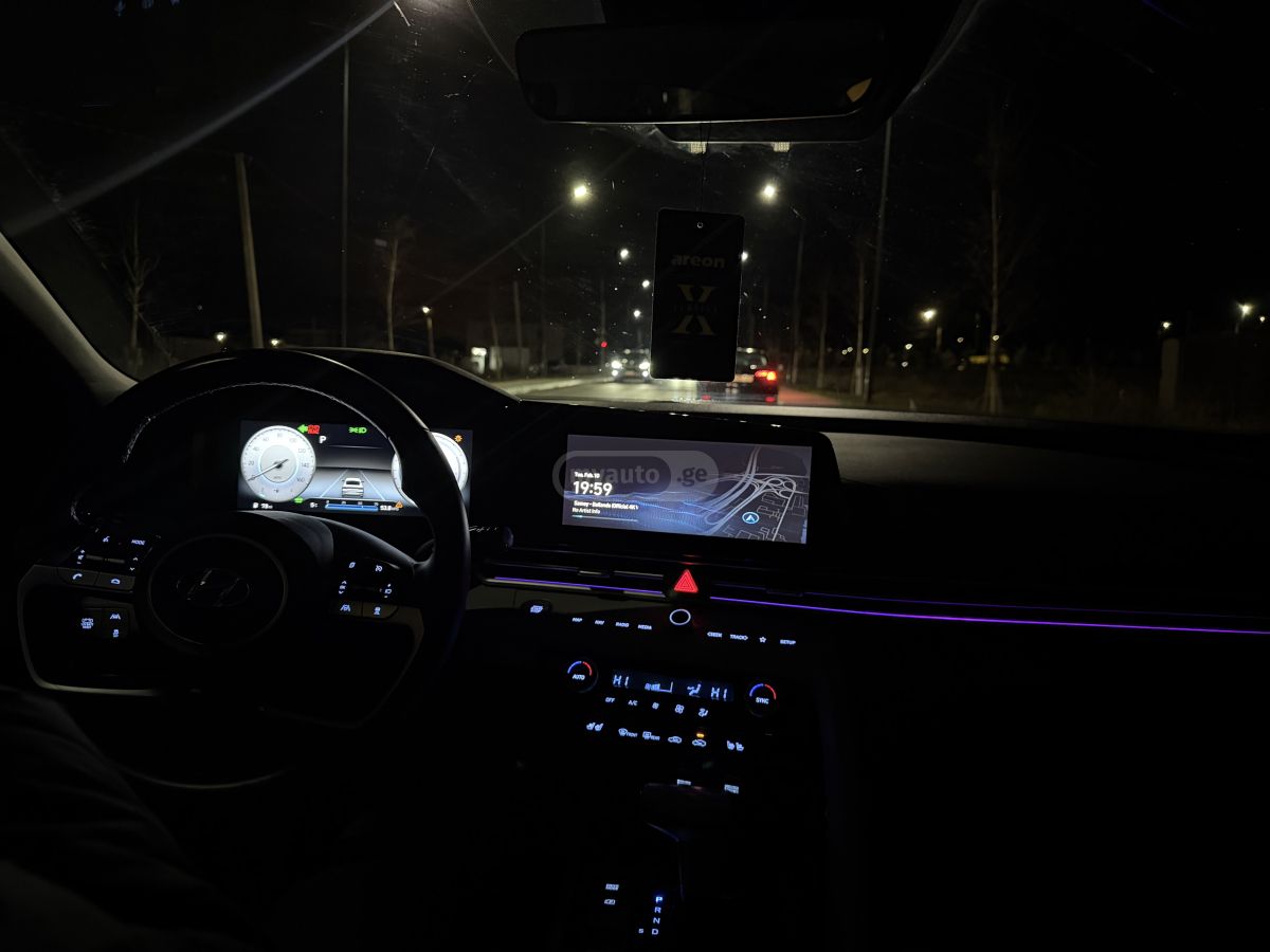 Hyundai Elantra - фото 8