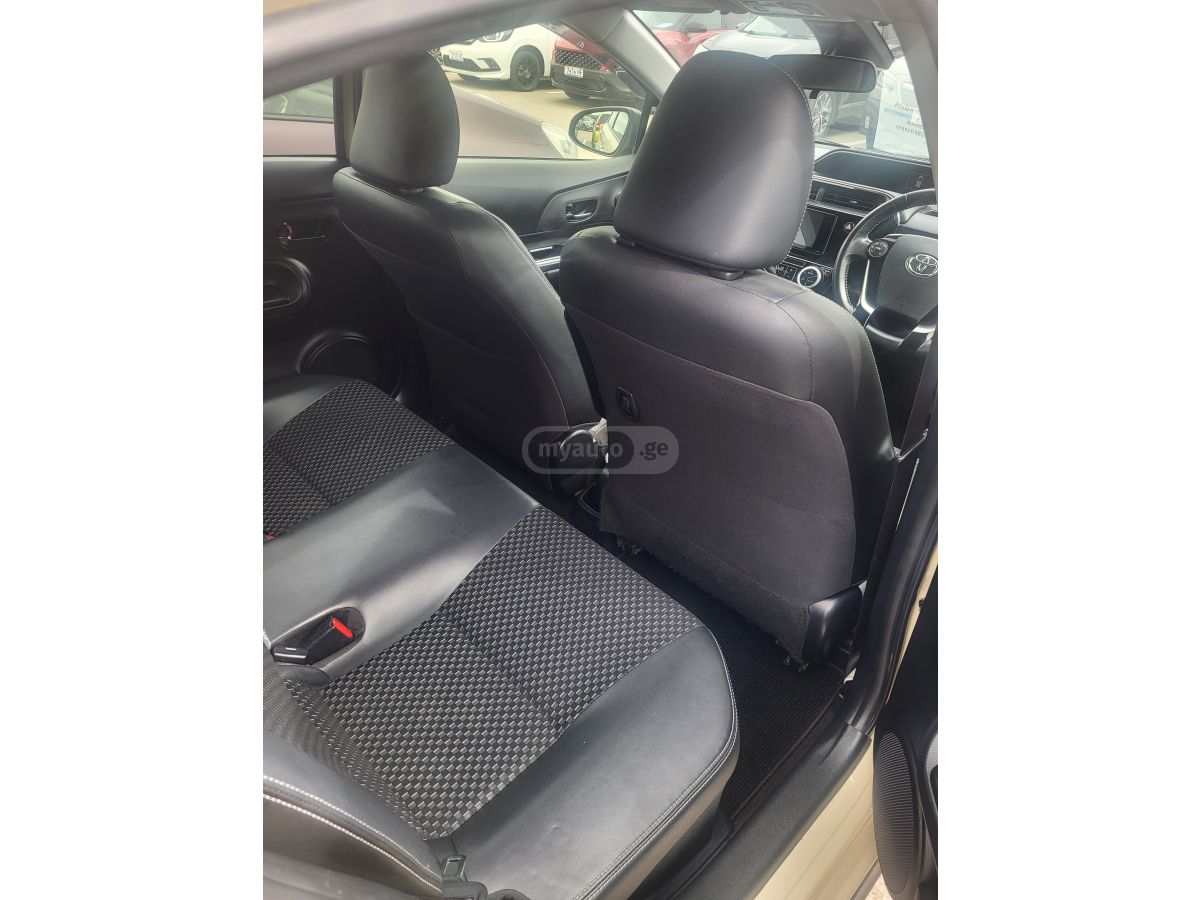 Toyota Aqua - фото 9