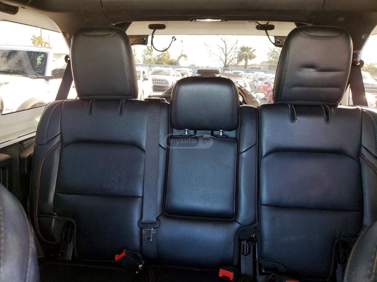 Jeep Wrangler - фото 10