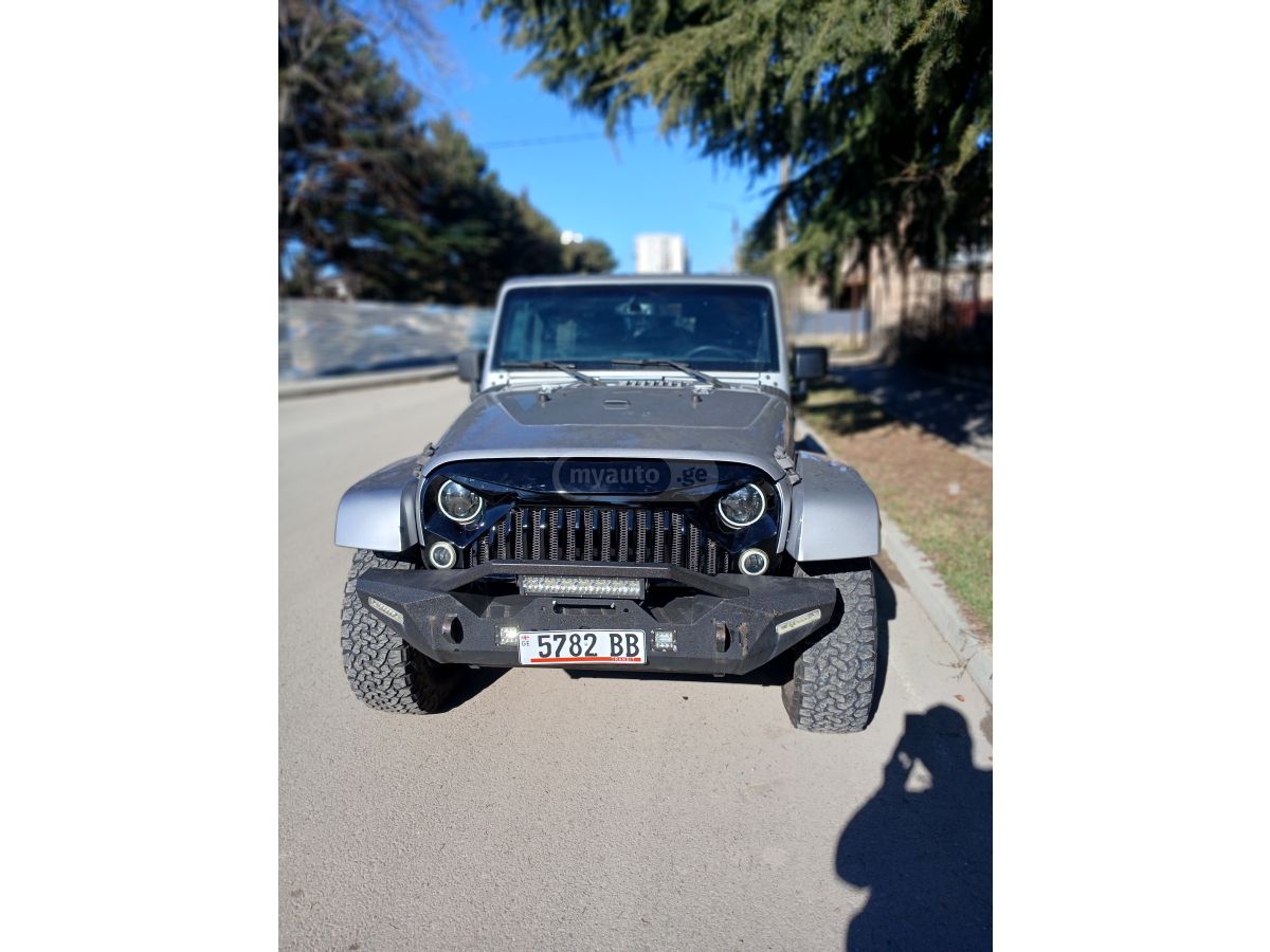Jeep Wrangler - фото 6
