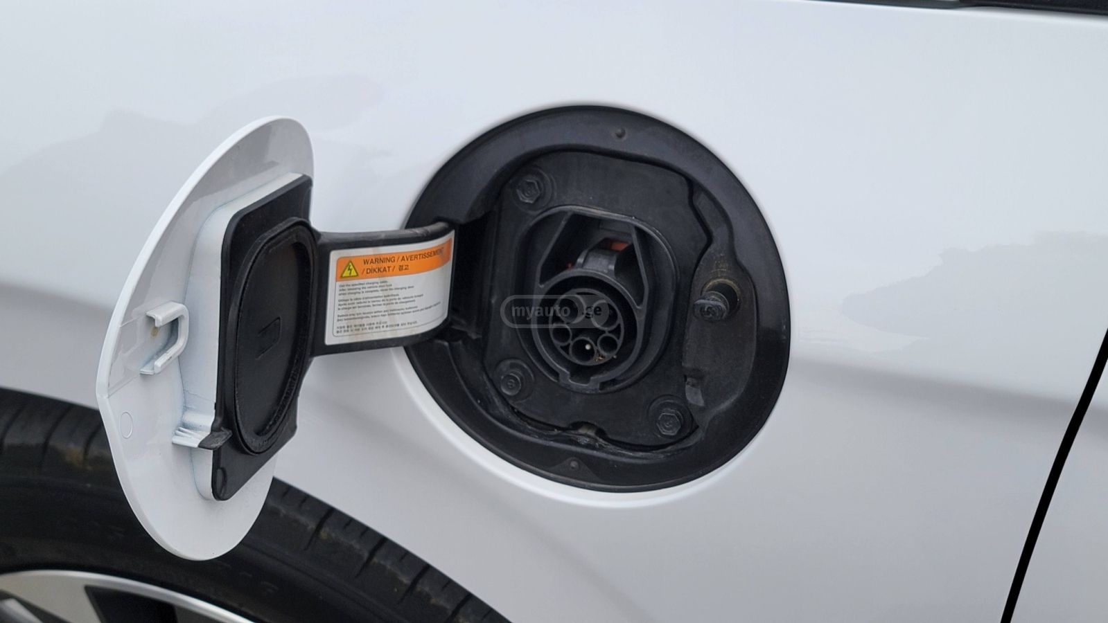 Hyundai Ioniq - фото 11