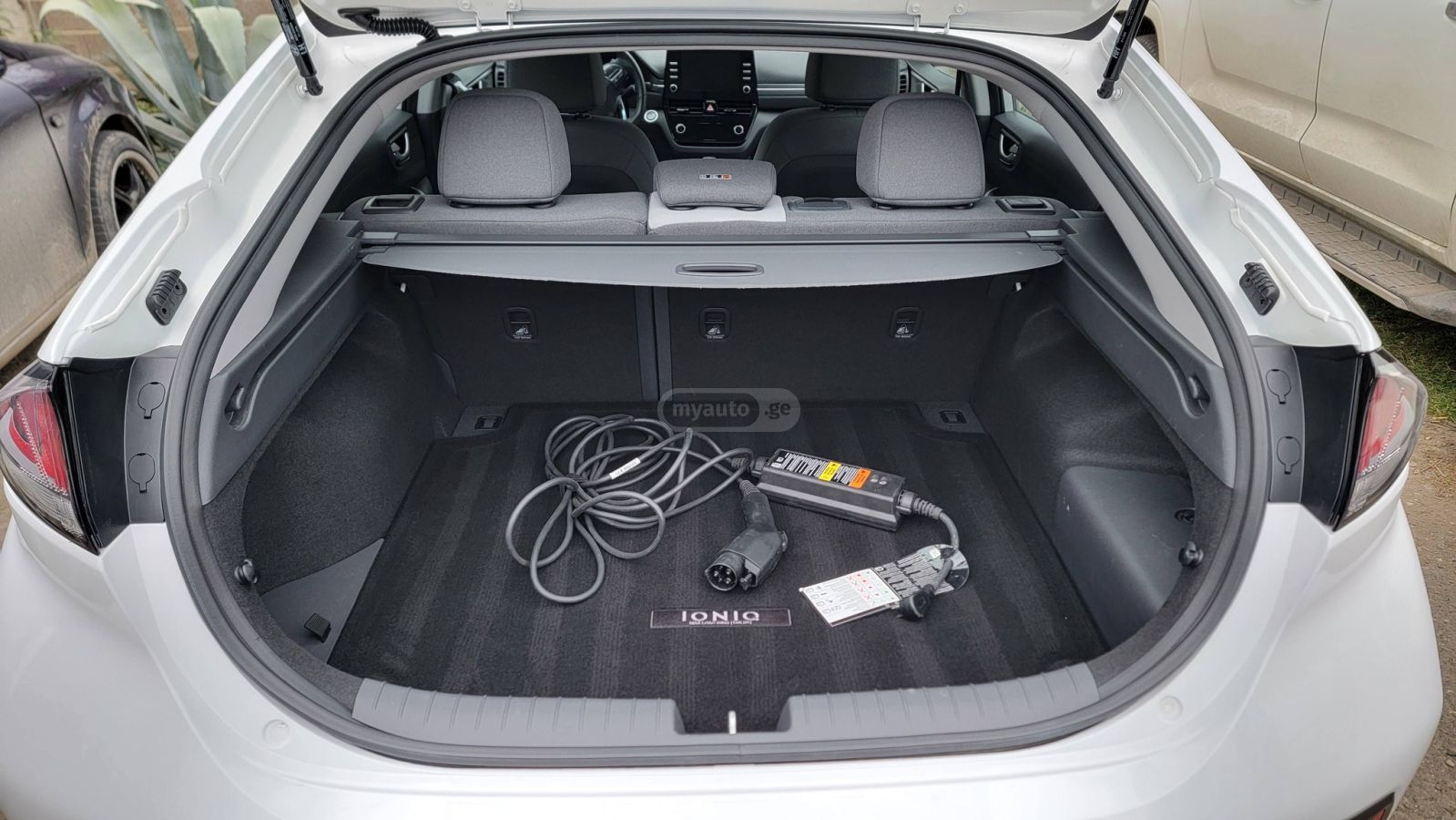 Hyundai Ioniq - фото 12