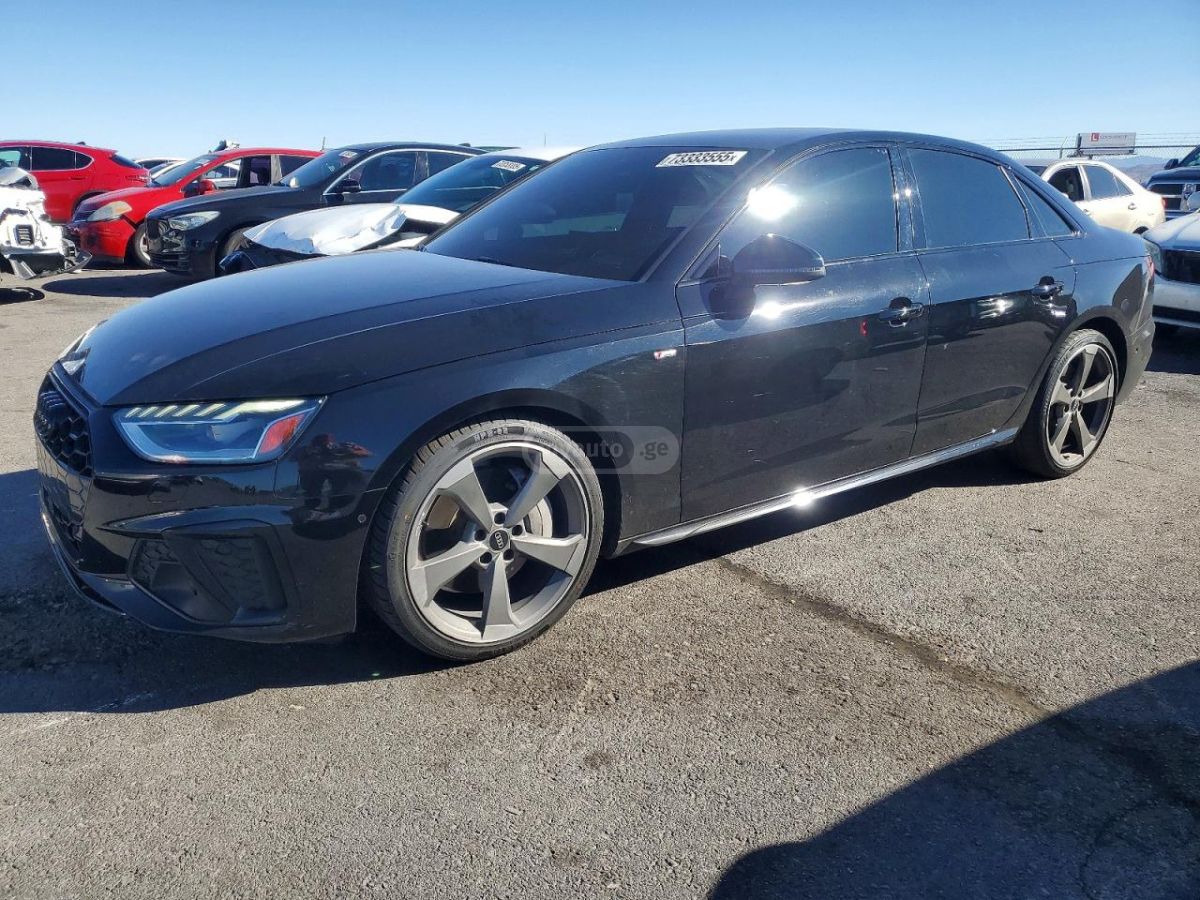 Audi A4 - фото 1