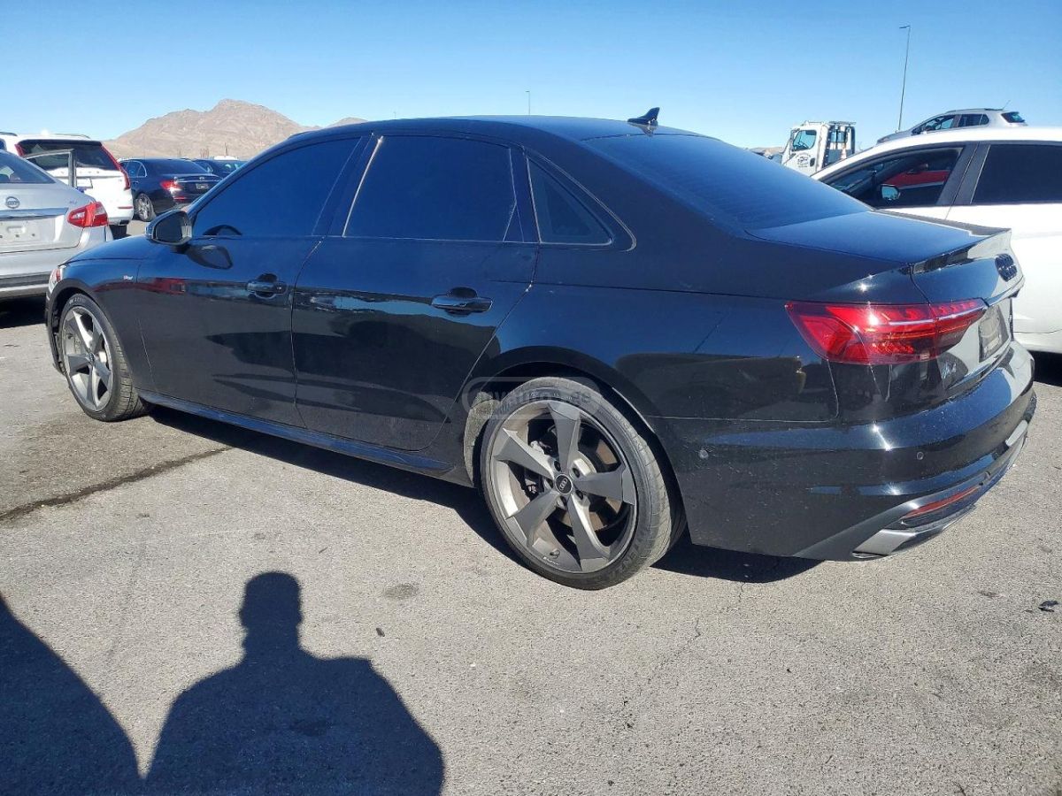 Audi A4 - фото 2