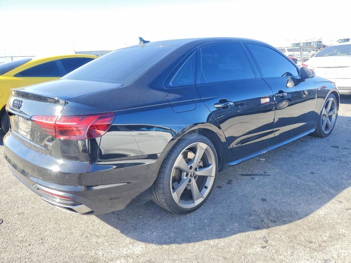 Audi A4 - фото 3