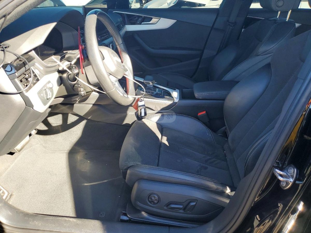 Audi A4 - фото 7