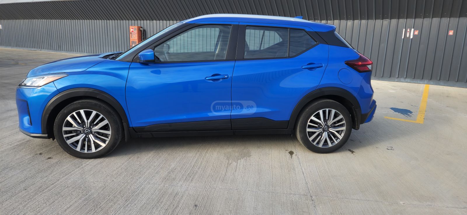 Nissan SV 4dr Front-Wheel Drive CVT — миниатюра 7