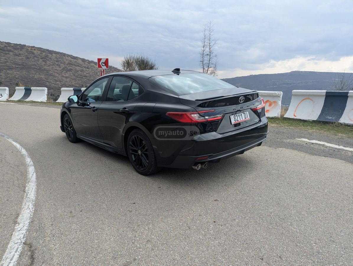 Toyota Camry - фото 5