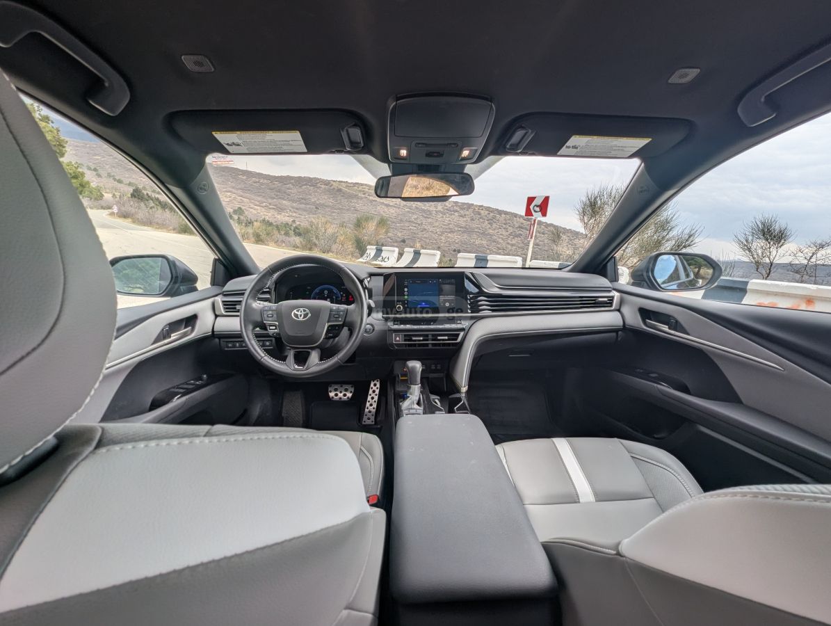 Toyota Camry - фото 8