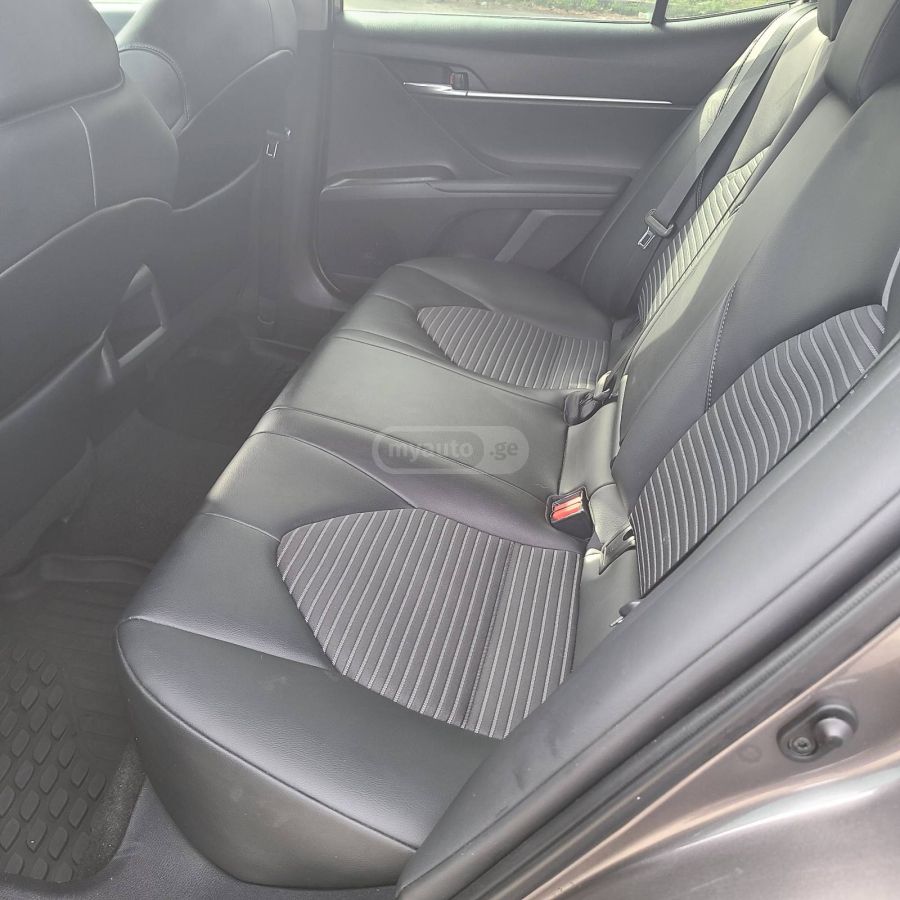 Toyota Camry - фото 10