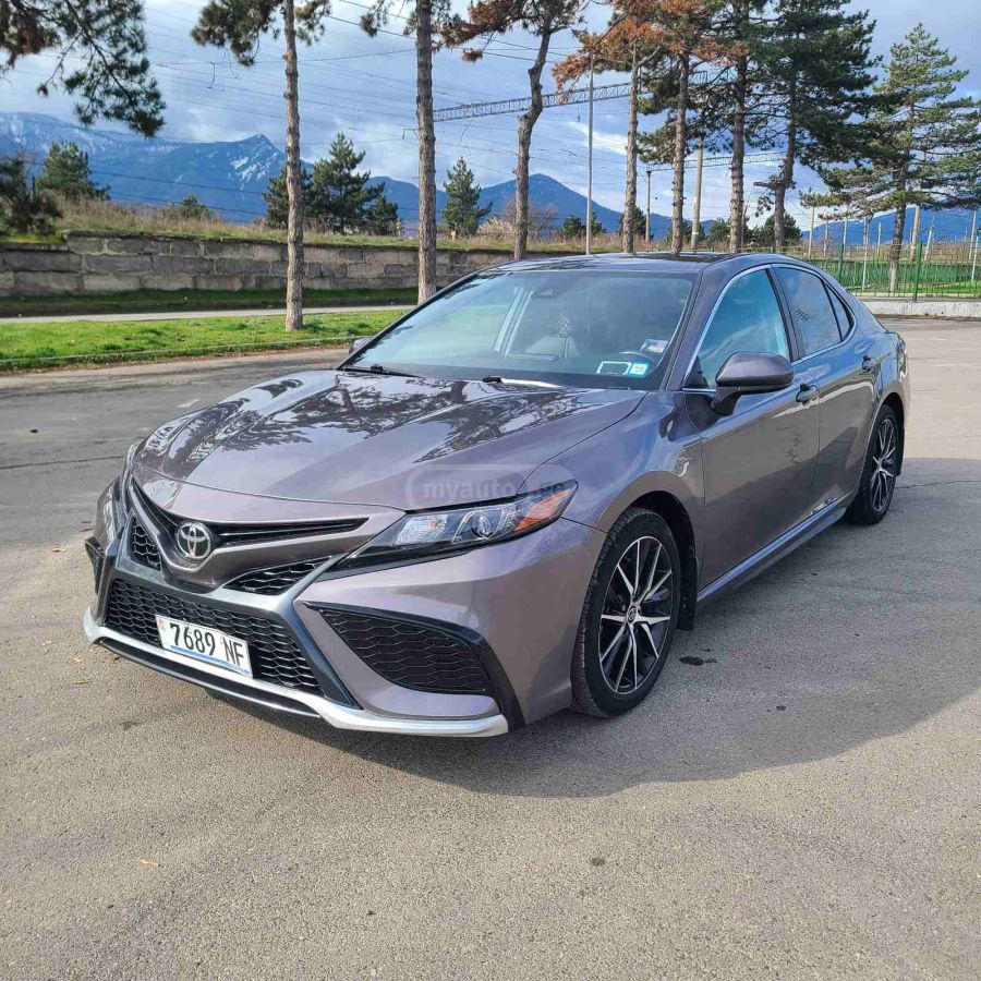 Toyota Camry - фото 2