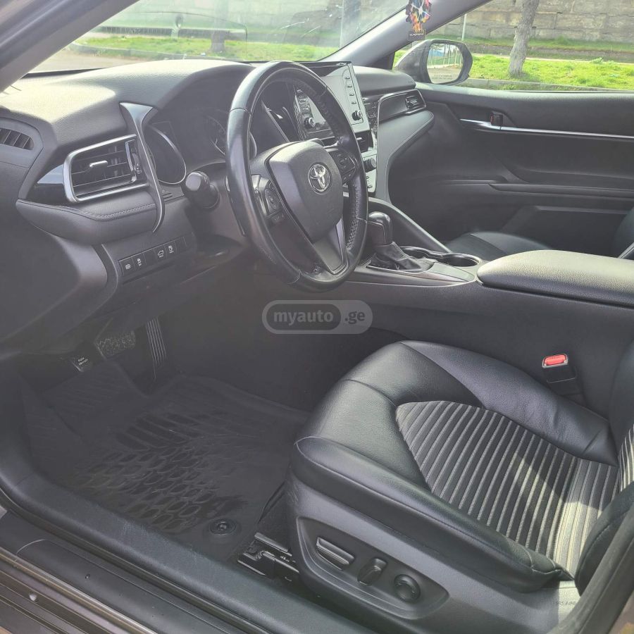 Toyota Camry - фото 6