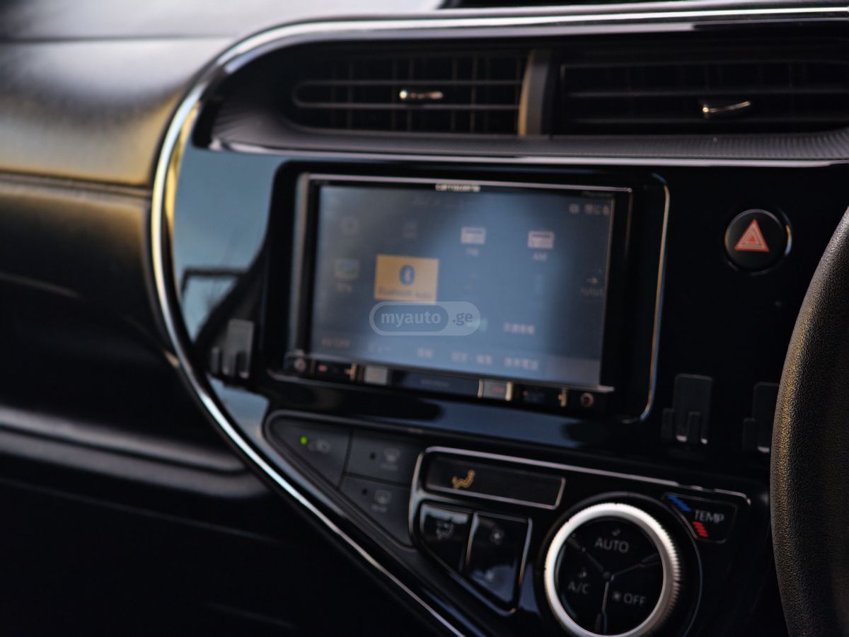 Toyota Aqua - фото 14