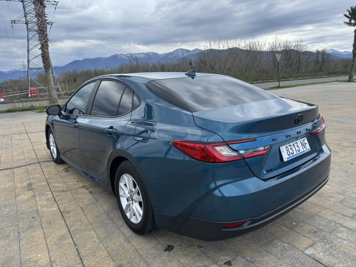 Toyota Camry - фото 3