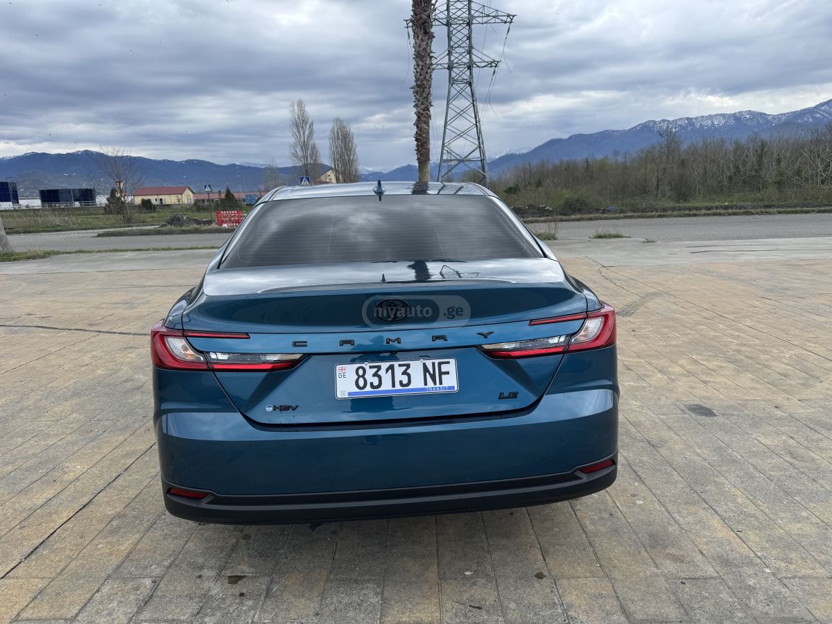 Toyota Camry - фото 5