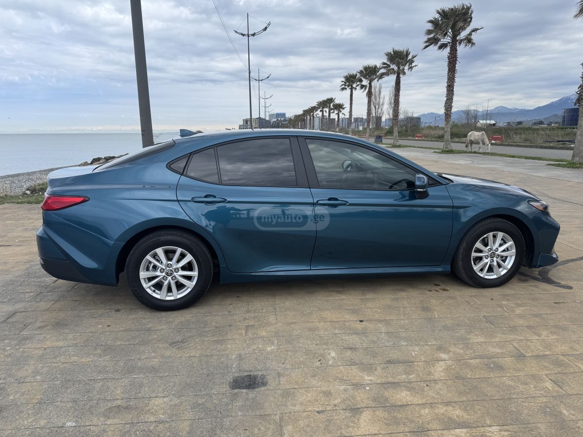 Toyota Camry - фото 8
