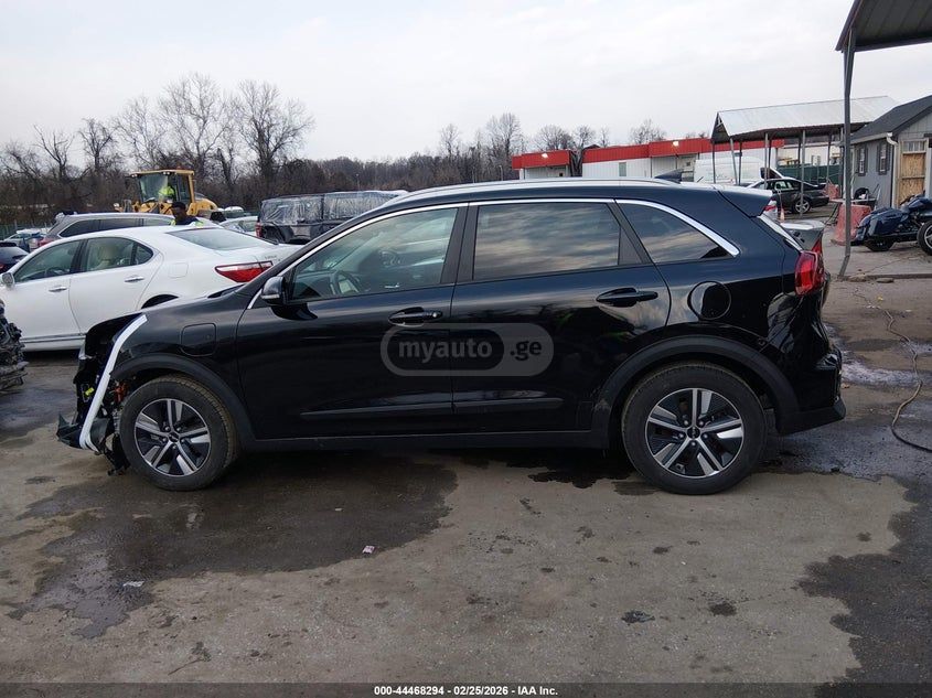 Kia Niro - фото 12