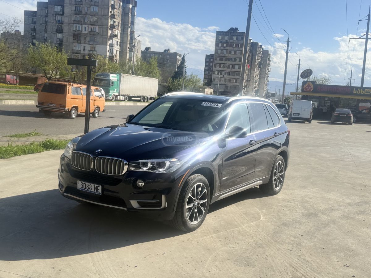 BMW X5 - фото 1