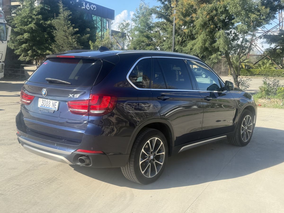 BMW X5 - фото 6