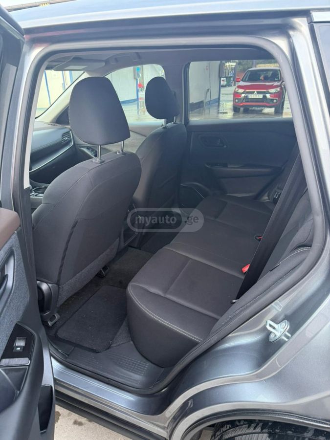 Nissan Rogue - фото 8