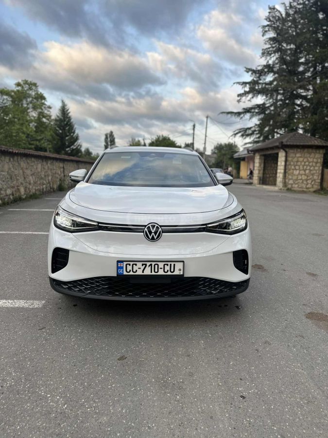 Volkswagen ID 4 - фото 1