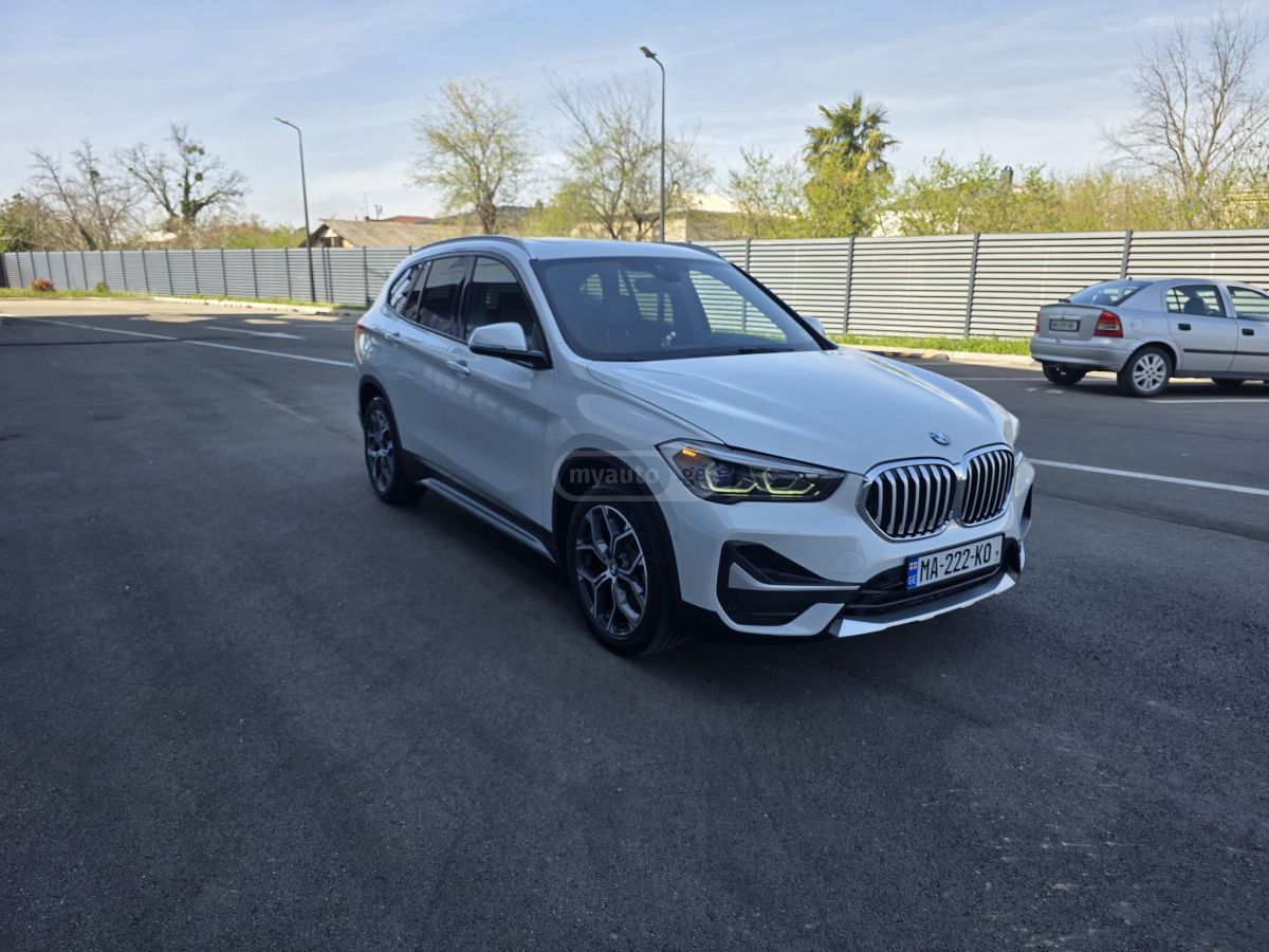 BMW X1 - фото 1