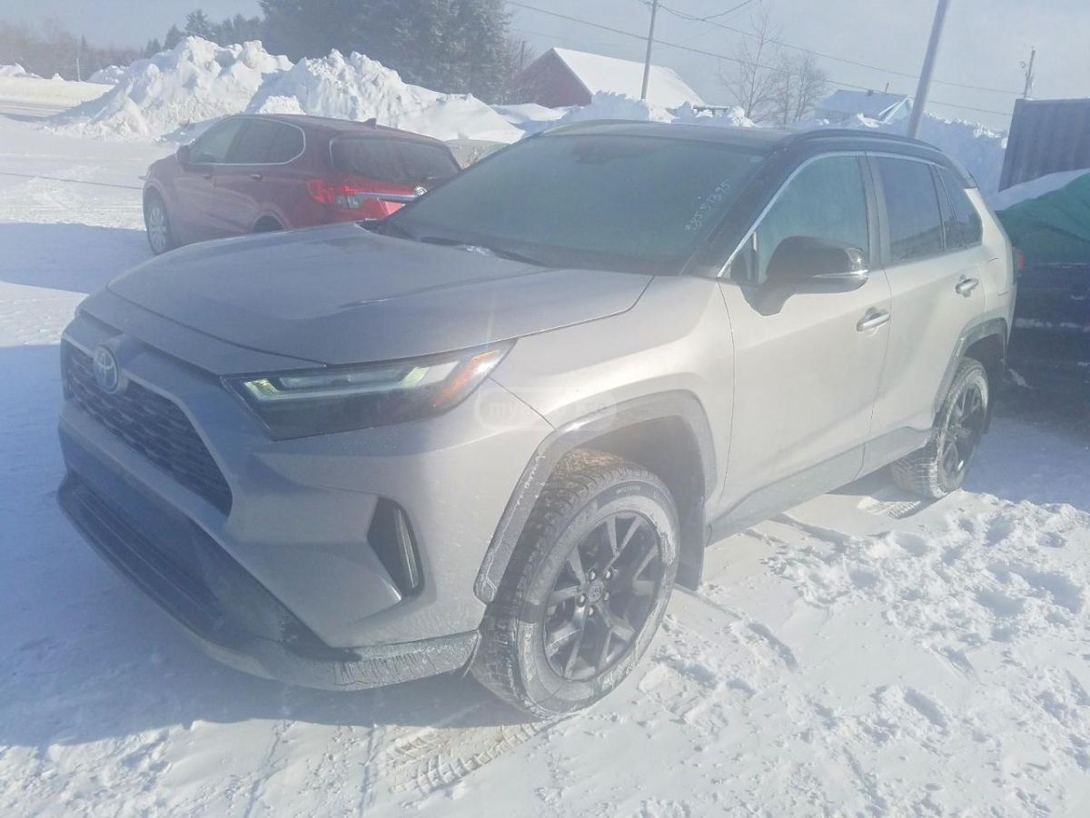 Toyota RAV 4 - фото 1